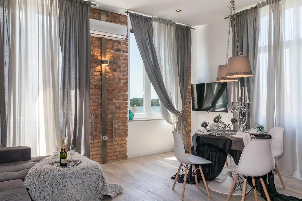 Гостевой дом Luxury Apartments In The City Centre**** Пула
