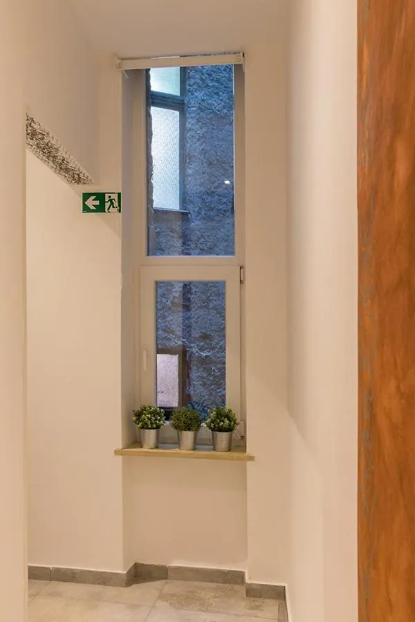 Luxury Apartments In The City Centre**** Пула Гостевой дом