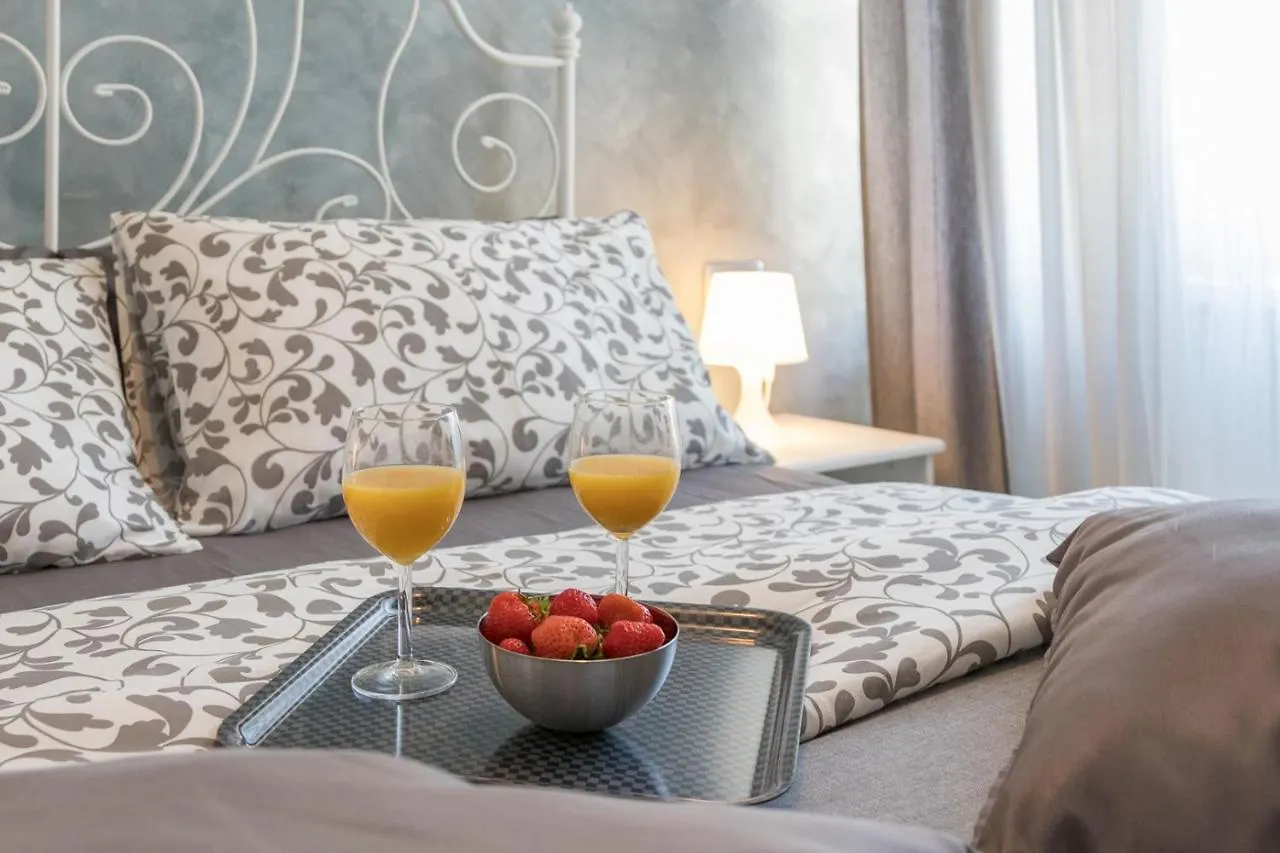 PUY Luxury Apartments In The City Centre****