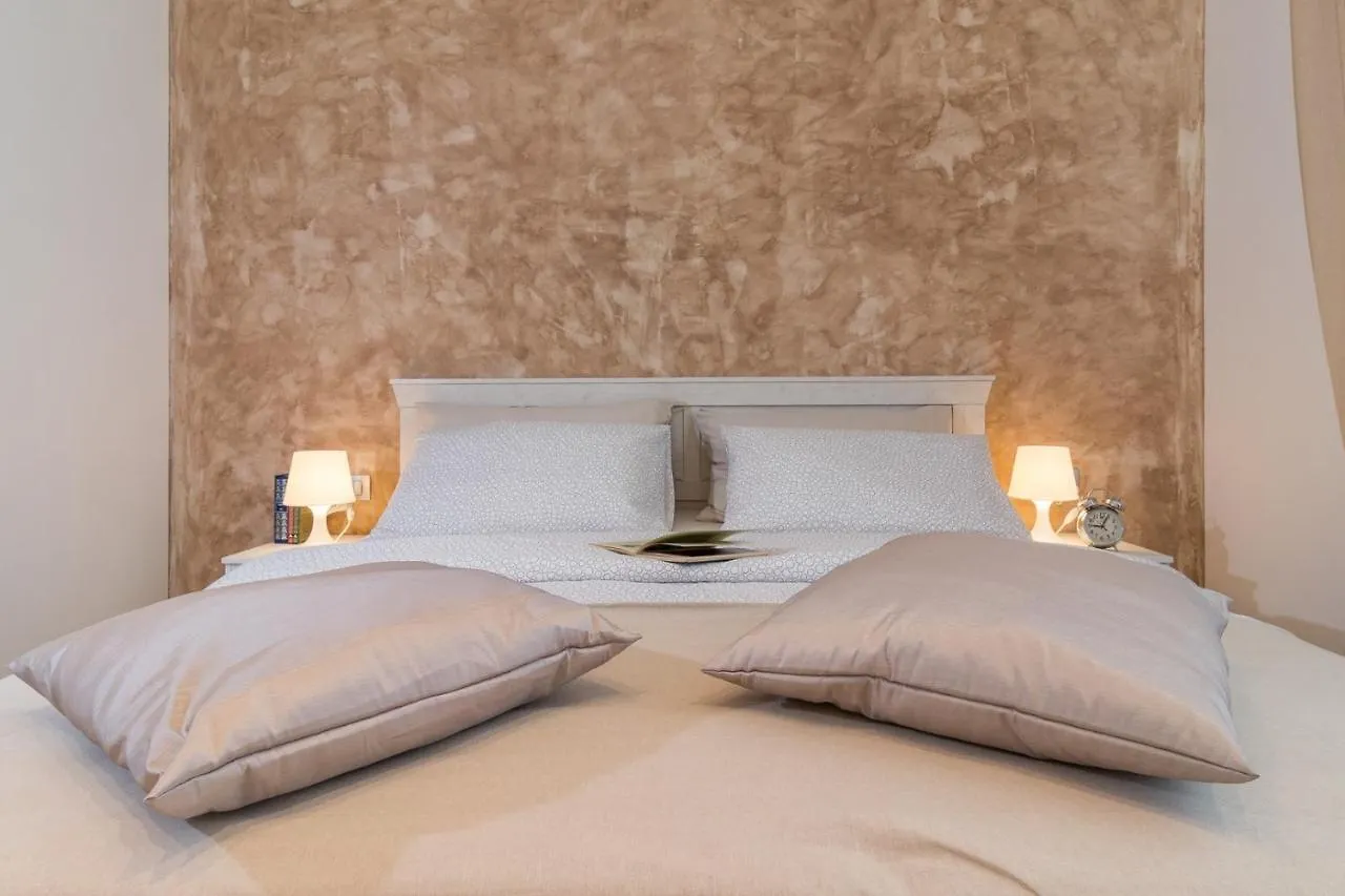 PUY Luxury Apartments In The City Centre**** 4*, פולה קרואטיה