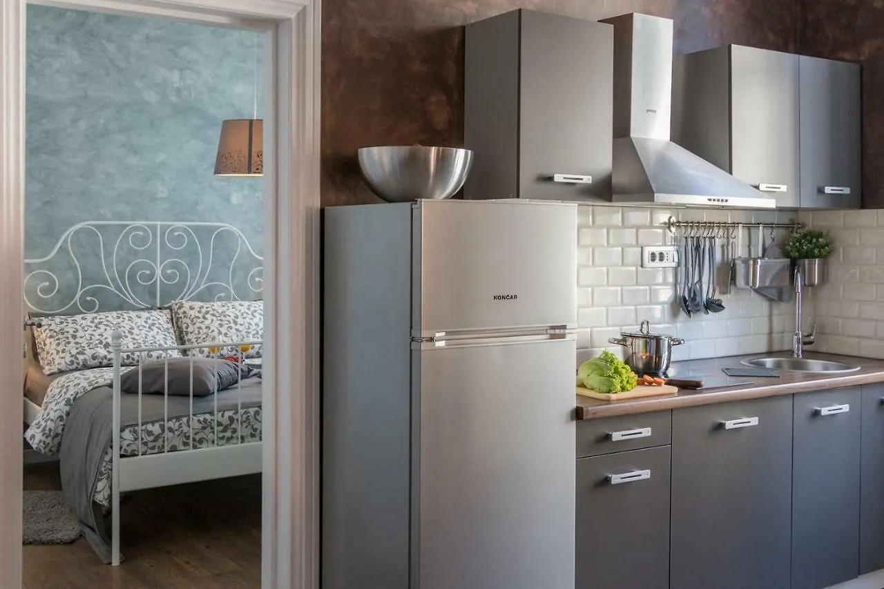 PUY Luxury Apartments In The City Centre**** 4*, פולה קרואטיה
